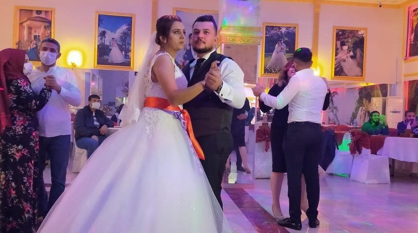 Adana'da kahreden olay! Genç kadın düğününden 4 gün sonra koronavirüsten öldü