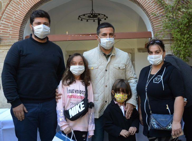 Başkan Günel uzaktan eğitim gören öğrencilere tablet dağıttı G4