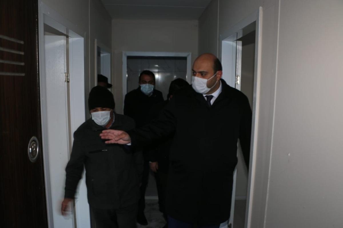 Deprem ve yangında evini kaybetti, Belediye sahip &ccedil;ıktı