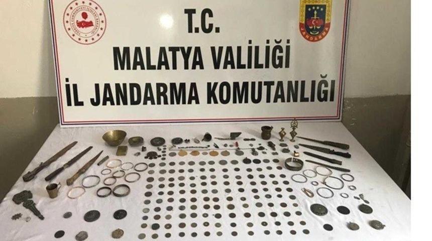 &Ouml;zel ekipten tarihi eser operasyonu