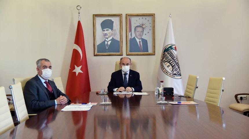 Vali Karadeniz başkanlığında Covid-19 tedbirleri g&ouml;r&uuml;ş&uuml;ld&uuml;