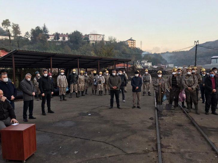 Madenciler şehit madenci meslektaşları için Kur’an okuttu G4