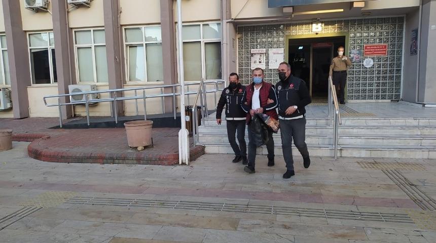 Pandemi izni ile salıverildi, yine rahat durmadı