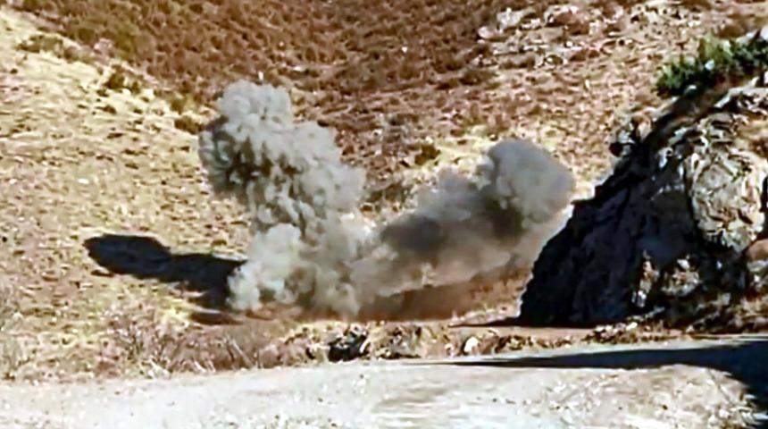 Bitlis kırsalında PKK'ya ait EYP ve top m&uuml;himmatı ele ge&ccedil;irildi