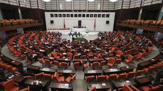 Çek ibraz yasağının süresi 31 Aralık 2023 tarihine kadar uzatılacak