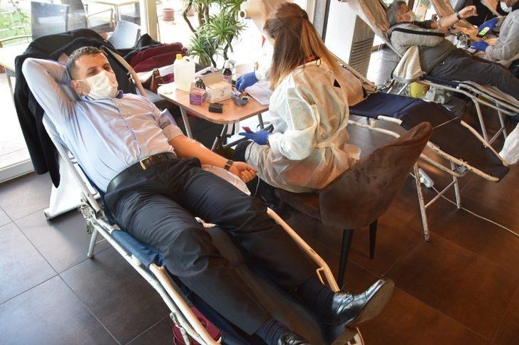 Pandemiye rağmen rekor kan bağışı G4