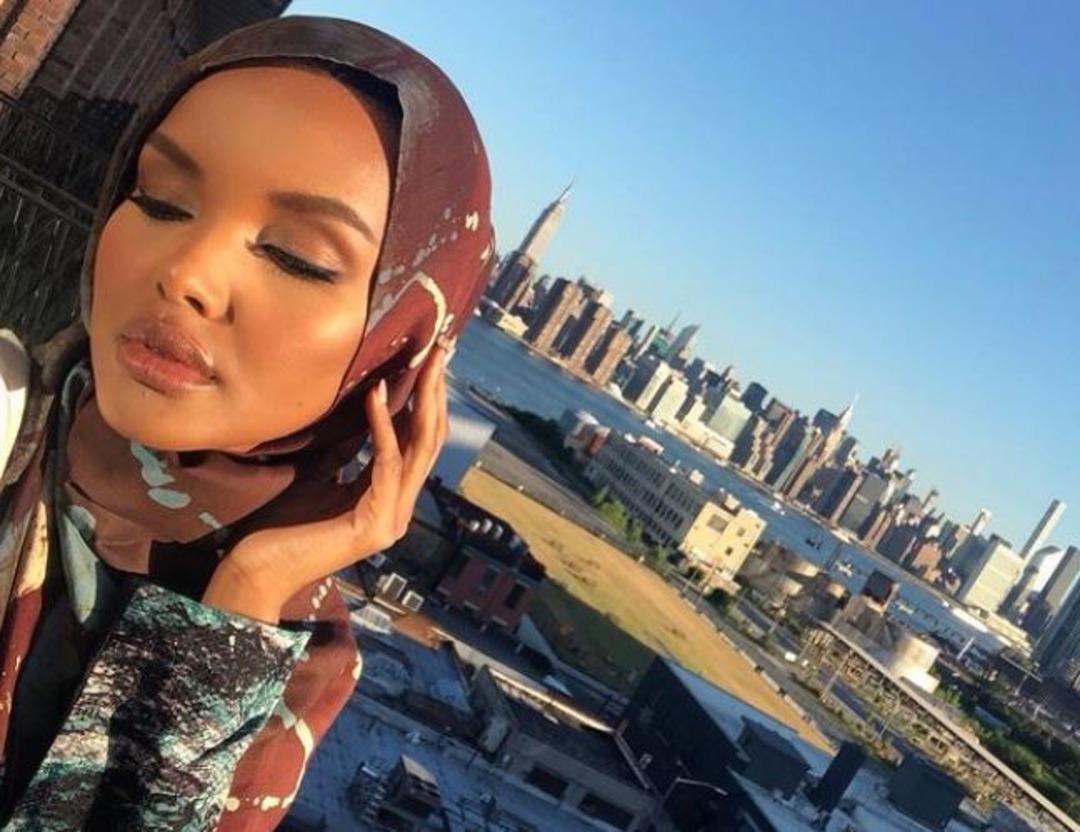 İlk tesett&uuml;rl&uuml; model Halima Aden 'Bana g&ouml;re değil' diyerek bıraktı