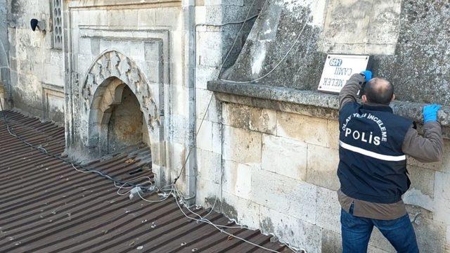 6 asırlık camide esrarengiz olay