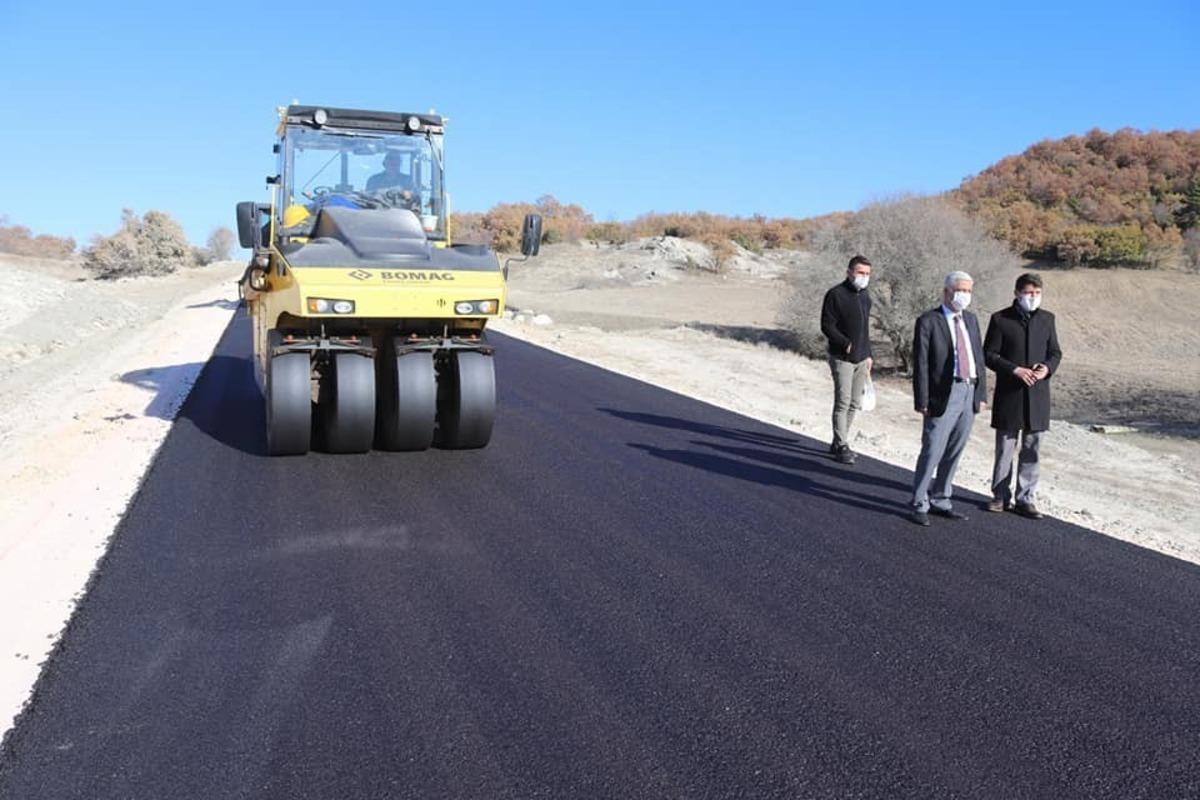 Kaymakam Kanyılmaz, yol yapım &ccedil;alışmalarını inceledi