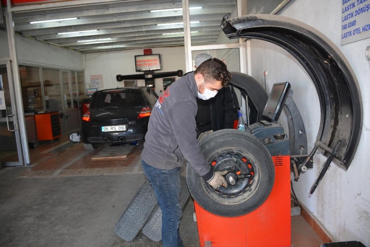 Sinop&rsquo;ta lastik&ccedil;ilerin kış mesaisi başladı