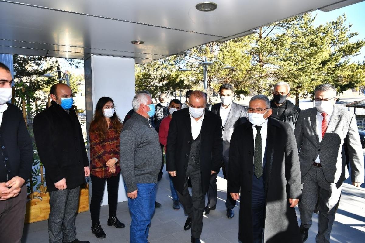 Başkan B&uuml;y&uuml;kkılı&ccedil; Pınarbaşı ve Sarız&rsquo;da yatırımları yerinde inceledi