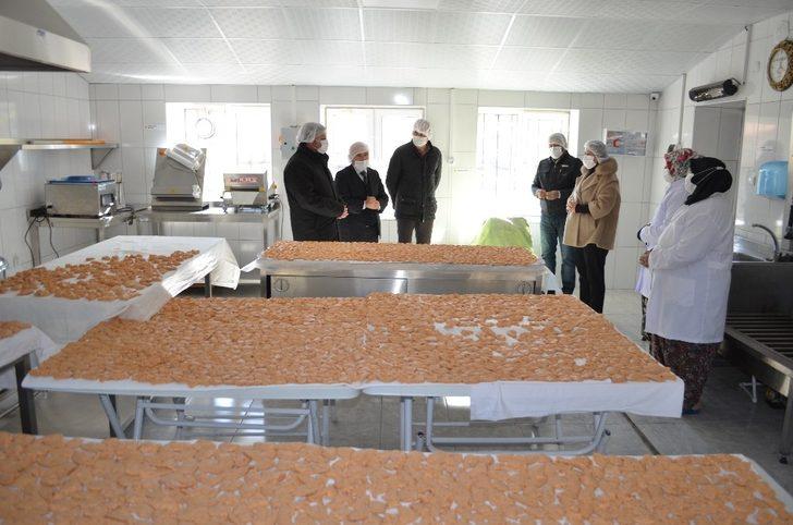 Kadın çiftçiler hem üretiyor hem de ev ekonomilerine katkı sunuyor G1