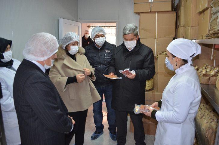 Kadın çiftçiler hem üretiyor hem de ev ekonomilerine katkı sunuyor G3