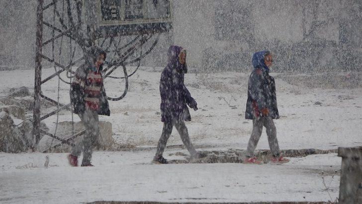 Muş’ta kar yağışı kenti beyaza bürüdü G2