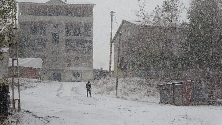 Muş’ta kar yağışı kenti beyaza bürüdü G3