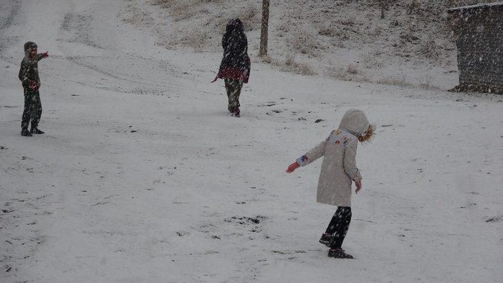 Muş’ta kar yağışı kenti beyaza bürüdü G4