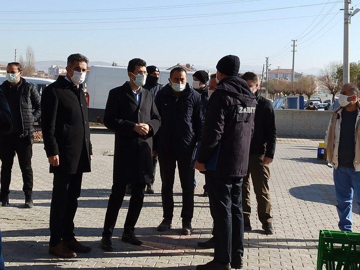 Şuhut Pazarında esnaflara yönelik korona denetimi G2