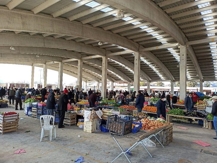 Şuhut Pazarında esnaflara yönelik korona denetimi G5