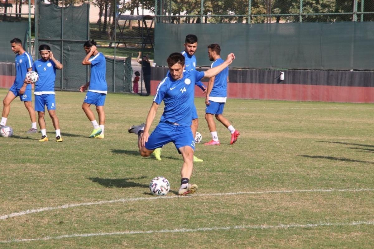 Karak&ouml;pr&uuml; Belediyespor galibiyet i&ccedil;in Aksaray&rsquo;a gitti