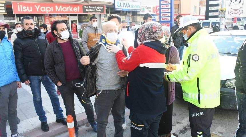 Yayanın yaralandığı kazada ara&ccedil; s&uuml;r&uuml;c&uuml;s&uuml; darp edildi