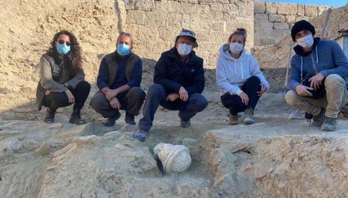 Denizli'de 2 bin yıllık rahip başı heykeli bulundu