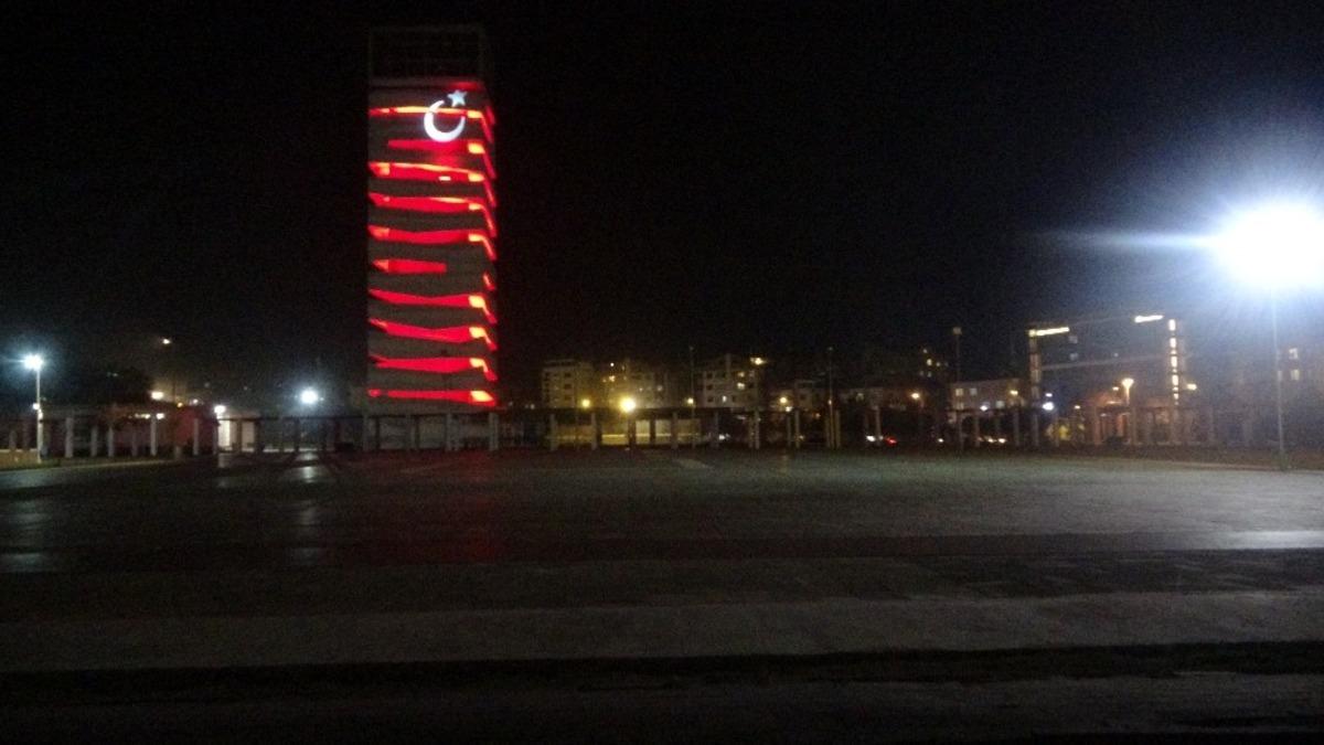 Kısıtlamanın başlamasıyla Uşak sessizliğe b&uuml;r&uuml;nd&uuml;