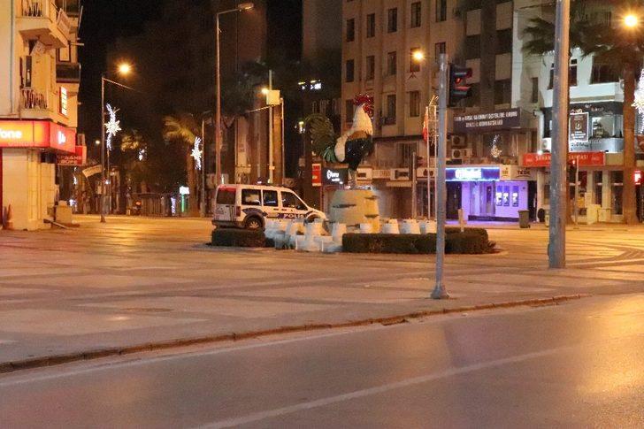 Denizli’de vatandaşlar sokağa çıkma kısıtlamasına uyuyor G3
