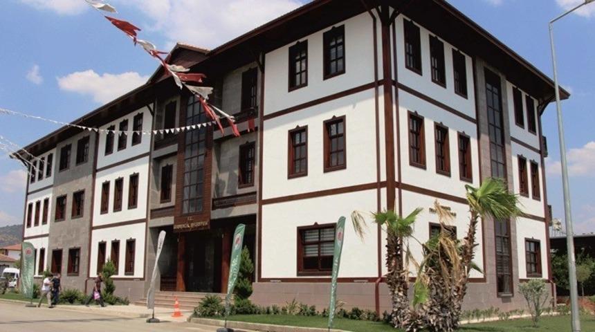 Başkan &Ouml;ndeş&rsquo;ten, il&ccedil;e esnafına destek