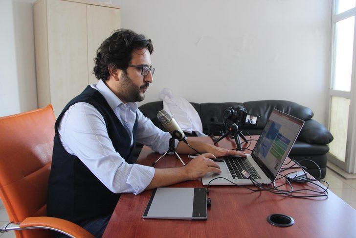 Gündüz doktor, akşam sosyal medyada öğretmen
