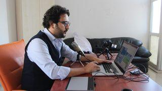 Gündüz doktor, akşam sosyal medyada öğretmen