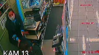 Böylesi görülmedi! Soygunu 'turşu' ile engelledi