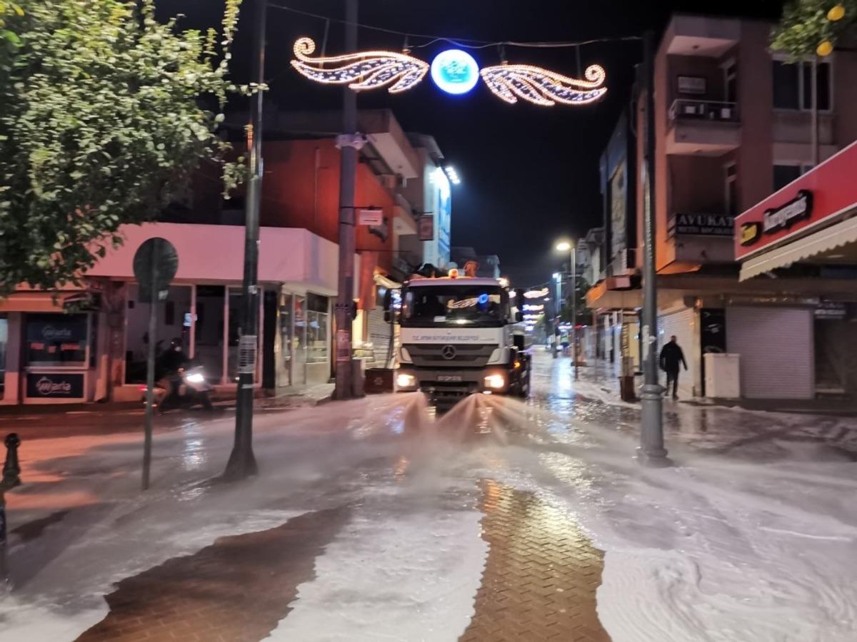 B&uuml;y&uuml;kşehir Nazilli&rsquo;yi k&ouml;p&uuml;kl&uuml; suyla yıkadı