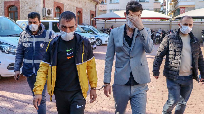 Kayınpederinin &ouml;nce evini kurşunladı, sonra baklavayla zehirledi