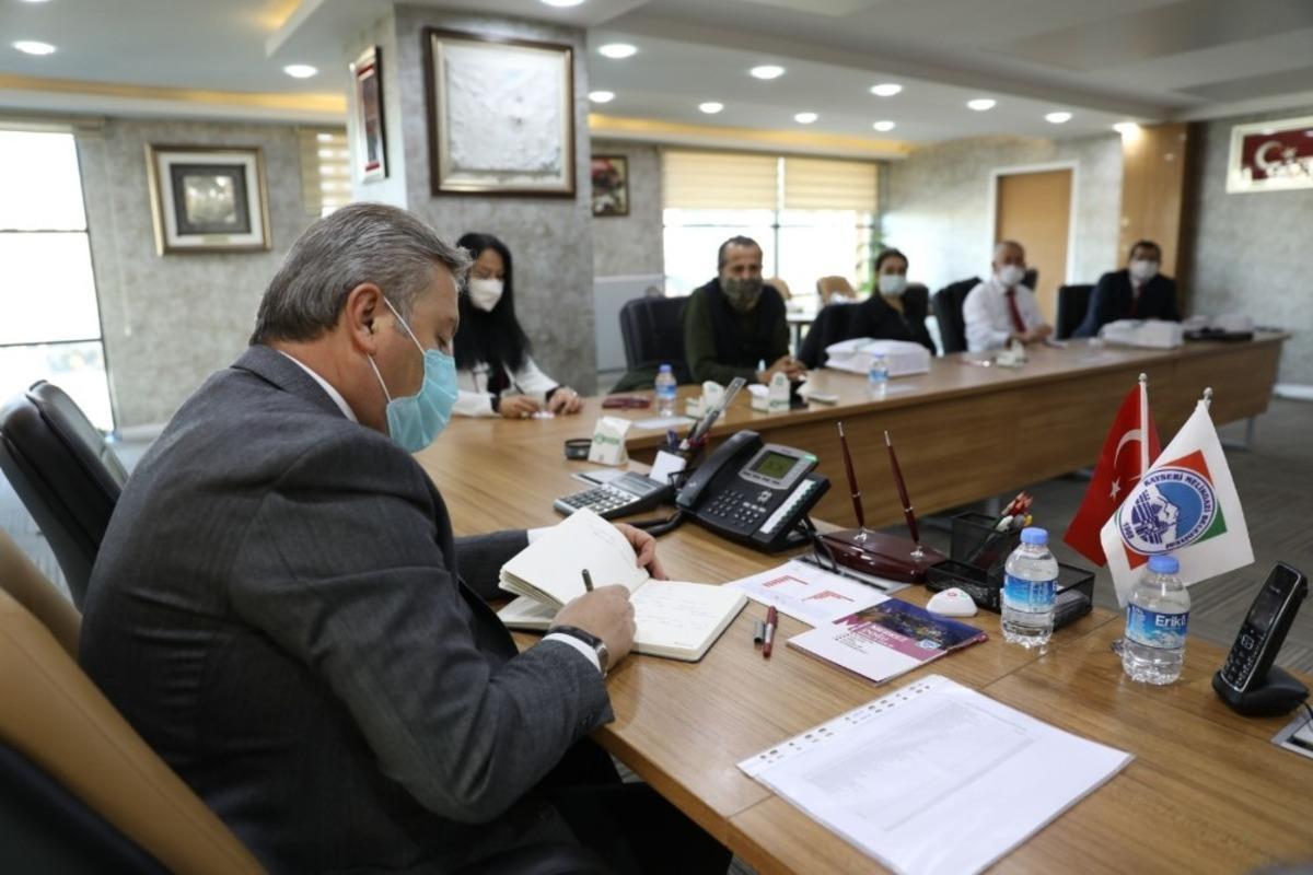 Melikgazi&rsquo;de hizmet b&uuml;t&uuml;nl&uuml;ğ&uuml; ve etkinliği a&ccedil;ısından muhtarlar toplantısı