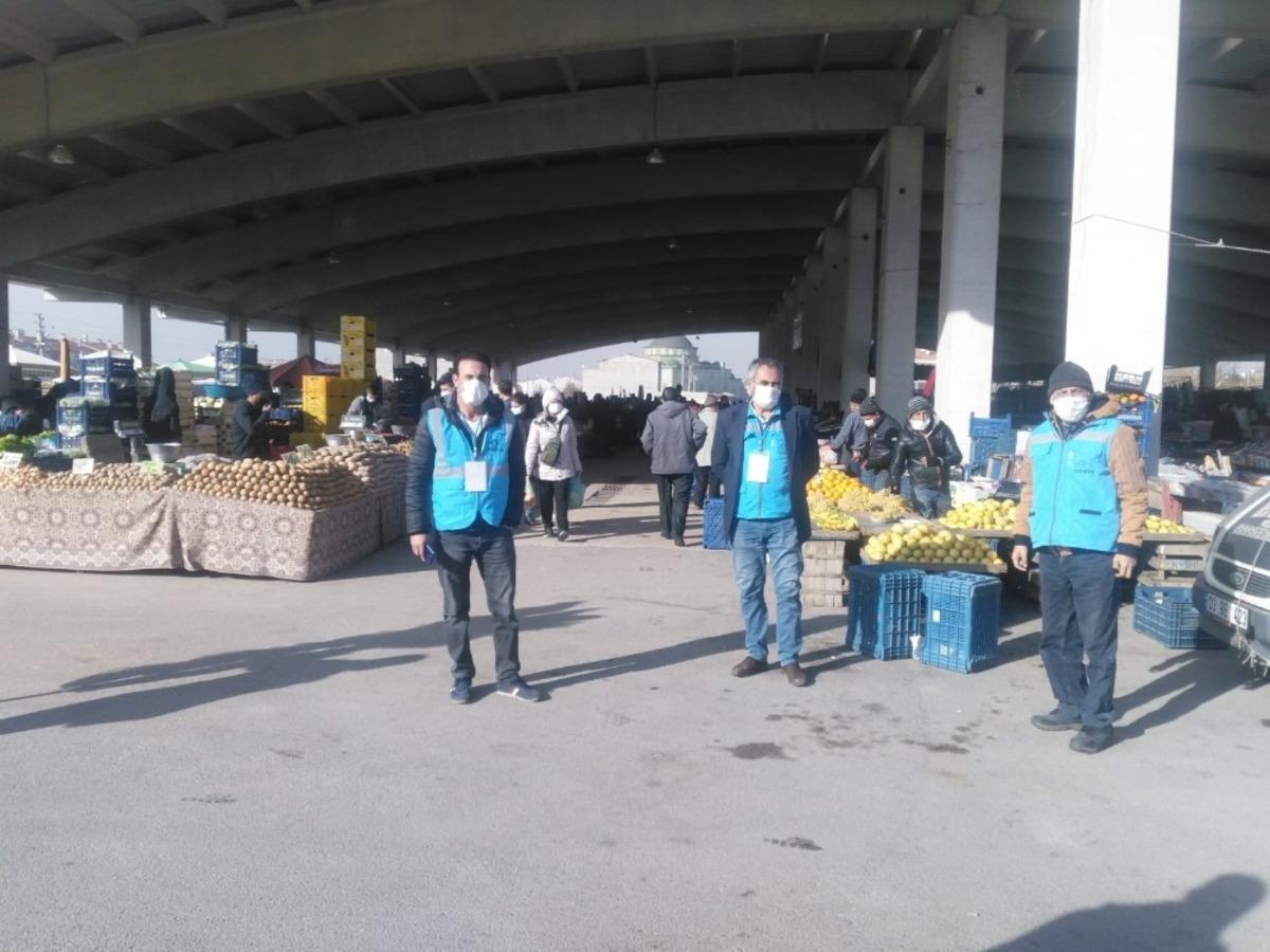 Pazarlarda korona vir&uuml;s denetimleri s&uuml;r&uuml;yor