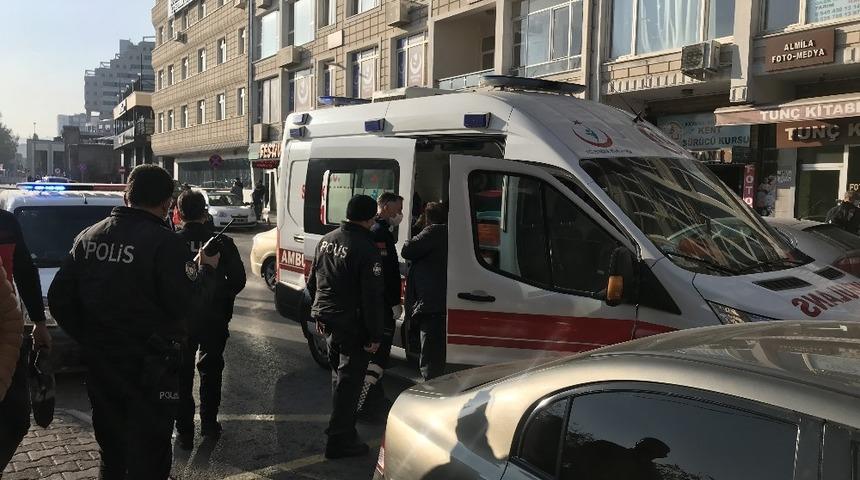 Yan bakma kavgasında kan aktı: 1 yaralı