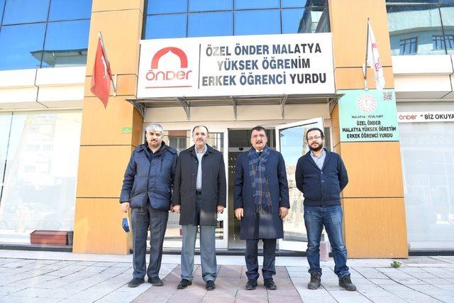 Gürkan, öğrenci yurdunu ziyaret etti