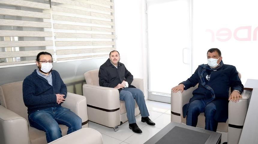 G&uuml;rkan, &ouml;ğrenci yurdunu ziyaret etti