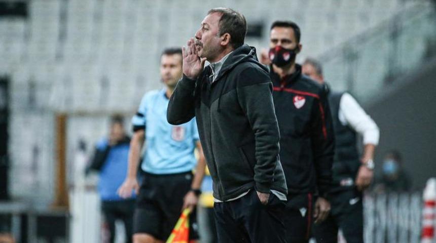 Beşiktaş'ta Sergen Yalçın futbolcuları video ile motive ediyor