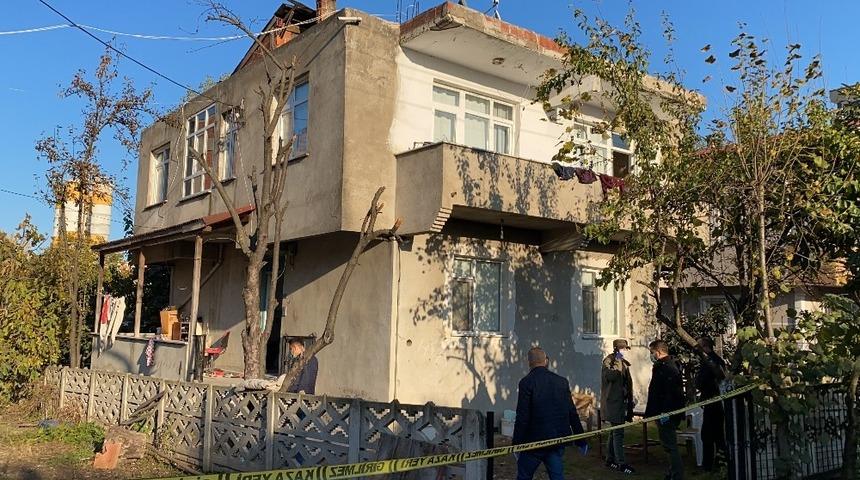 Kayınpeder, torunlarının gözü önünde önce gelinini sonra kendini vurdu