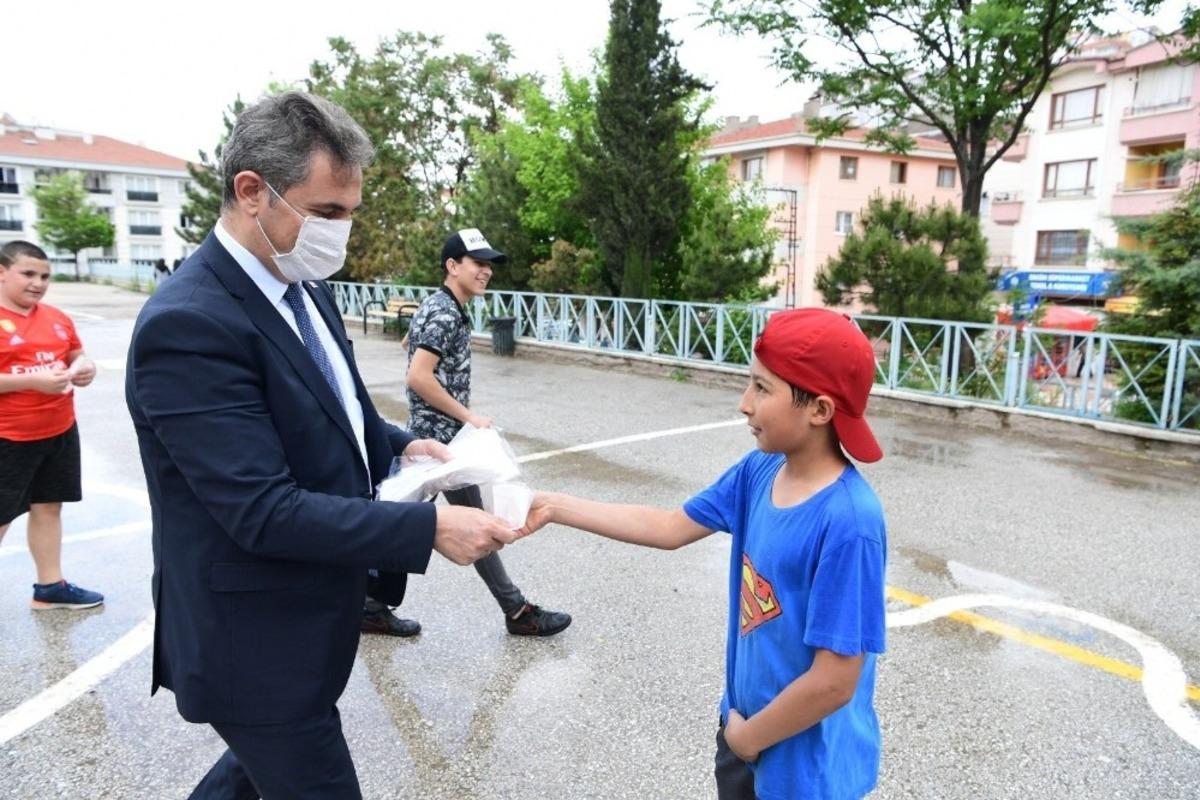 Mamak Belediye Başkanı K&ouml;se&rsquo;den maske denetimi