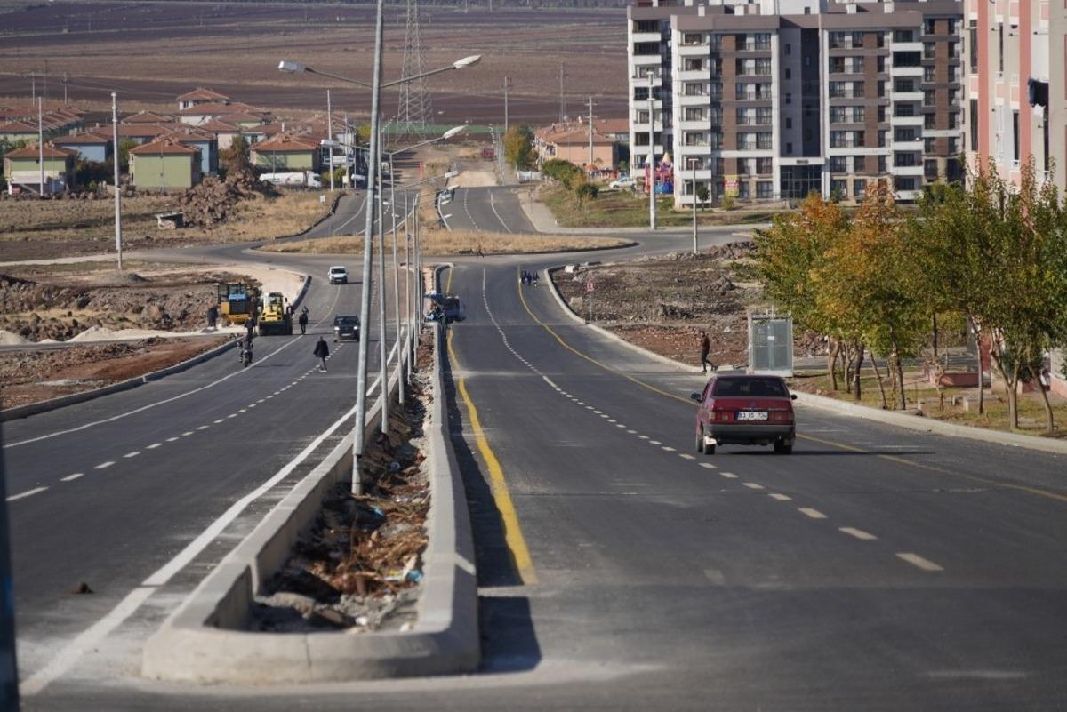 Diyarbakır&rsquo;da yol yapım &ccedil;alışmaları devam ediyor