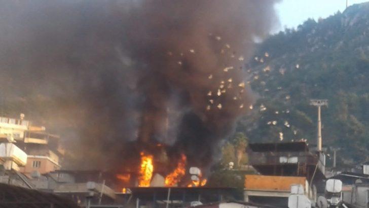 Hatay’da korkutan ev yangını G1