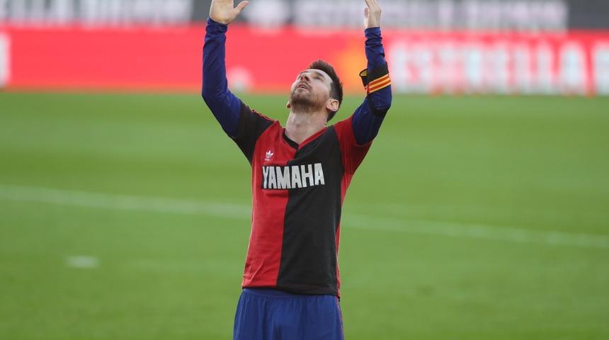 Messi'den tarihi an! Golünü attı, Maradona'ya selam gönderdi...