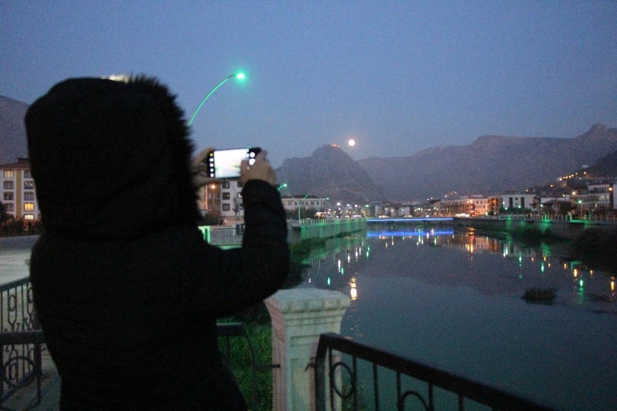 Amasya&rsquo;da dolunay g&uuml;zelliği