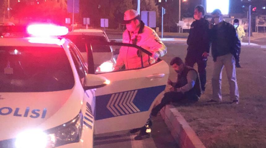 Kahramanmaraş'ta kısıtlamayı ihlal eden alkoll&uuml; şahıs polisleri &ccedil;ileden &ccedil;ıkardı: Beni sabaha kadar d&ouml;v&uuml;n