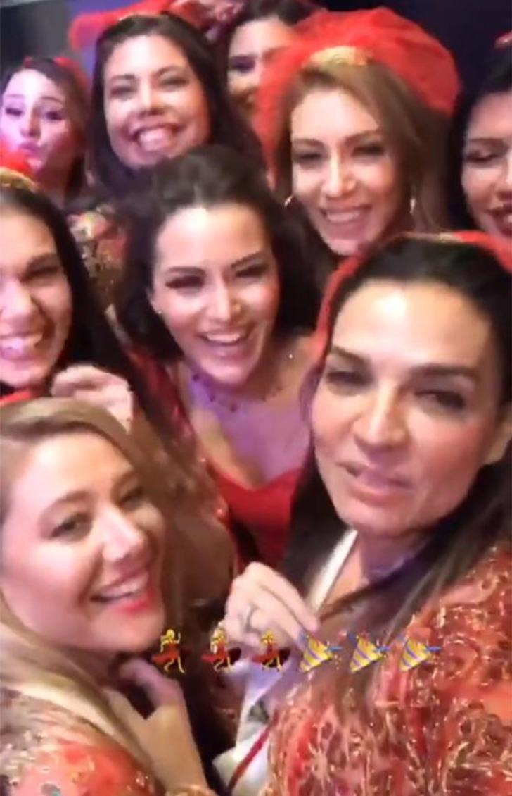 Fahriye Evcen'in kınasında ünlü yağmuru  G1