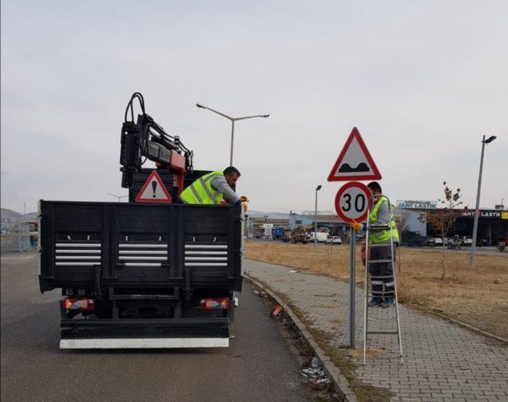 Van Büyükşehir Belediyesi yolları kış mevsimine hazırlıyor G1