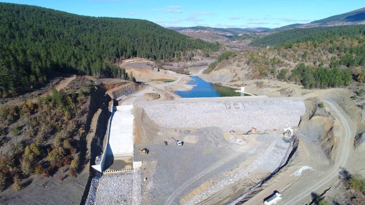 Su tutmaya başlayan G&ouml;kg&ouml;z g&ouml;leti 760 dekar arazi sulanacak