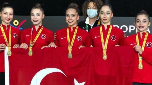 Başkan Bozkurt jimnastikçileri kutladı